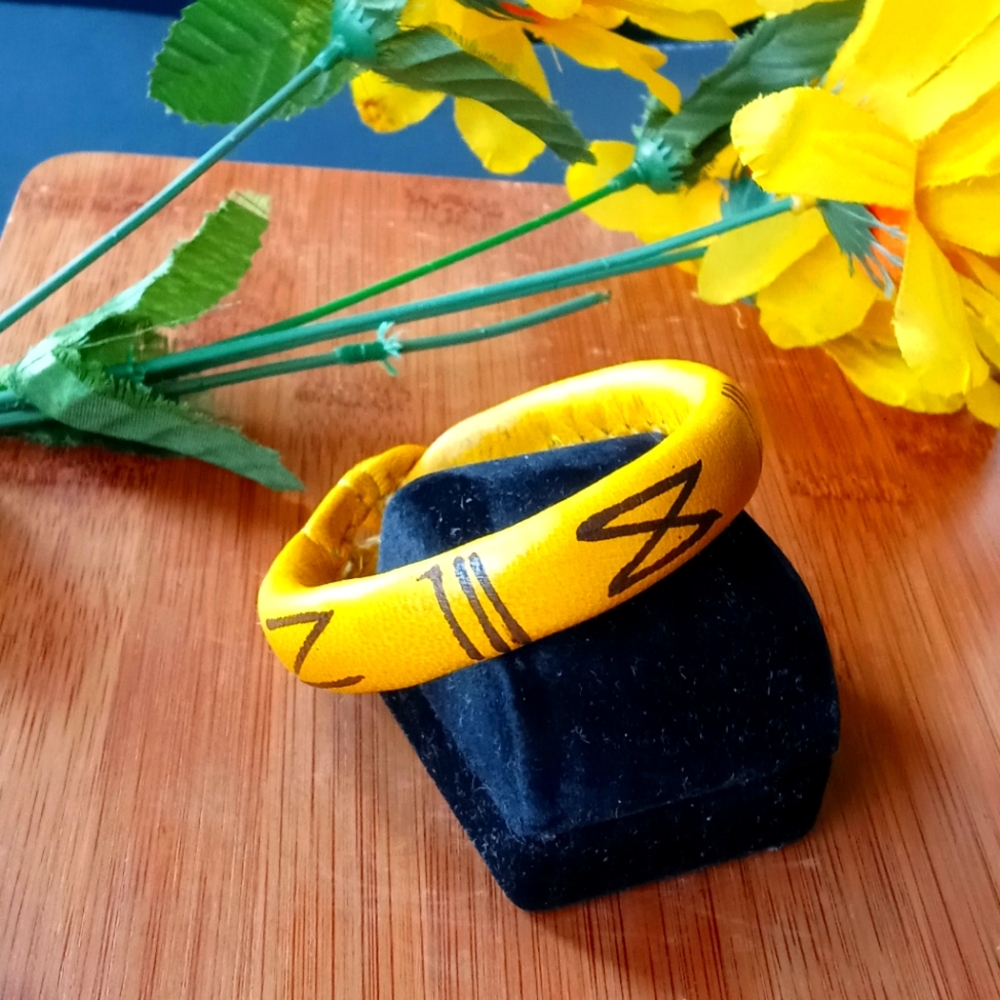 1PC Beautiful African Yellow Leather Bracelet